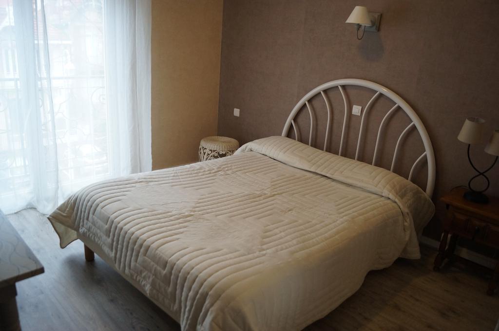 Le Novel Hotel Arcachon Quarto foto